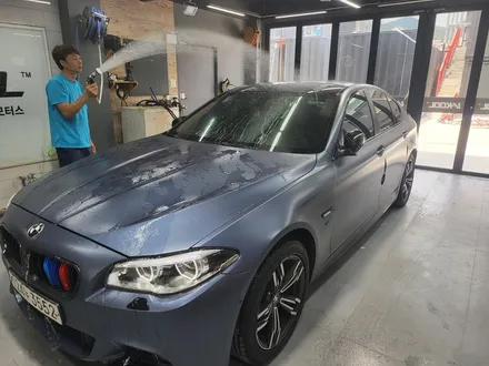 [브로모터스]BMW 520D F10 글라스틴트 레이니블루 틴팅 재시공 / 경남 거제, 통영, 창원