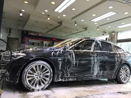 BMW 6GT - \