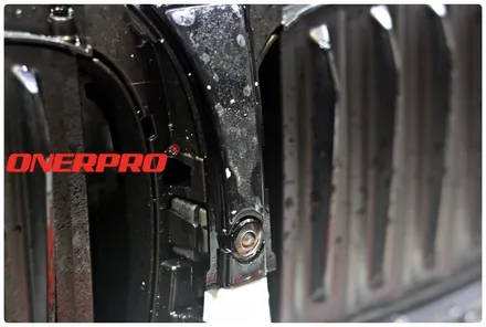 BMW 535i 프론트 범퍼PPF 카메라 줌을 최대한 땡겨서 디테일한 샷으로 마감처리 보기 - 오너프로 PPF 한국본사 / 경기 평택