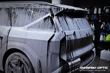 EV9 어스 4wd 오로라 블랙펄 방배 프리미엄 썬팅의 조건을 모두 갖춘 오너프로 옵틱 나노세라믹 플러스 신차패키지 / 서초, 강남, 양재