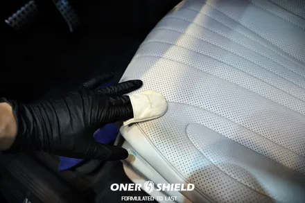 서초 강남 벤츠 CLS450 마끼아또 베이지 가죽시트 코팅 시공 | 오너쉴드 / 서초, 강남, 양재