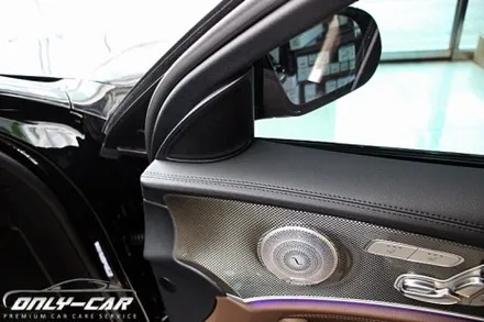 벤츠 E클래스 53AMG W213 부메스터 전동트위터  송풍구 엠비언트 장착 했습니다