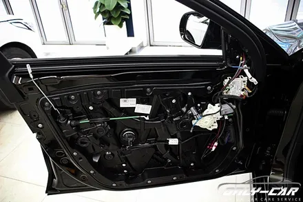 벤츠 E클래스 53AMG W213 부메스터 전동트위터  송풍구 엠비언트 장착 했습니다