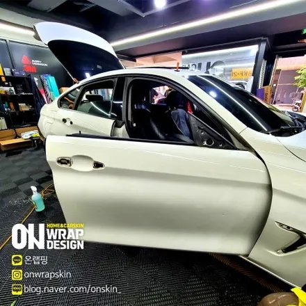 부천랩핑, BMW 4시리즈 전체랩핑, PET 브리티시 그린 카멜레온 색상으로 전체랩핑, 고광택 전체랩핑 시공기. / 부천시 소사구 옥길동