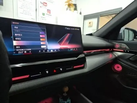 BMW G60 520i 스피커 튜닝 회오리 풀 커버 엠비언트, 컵홀더 엠비언트, 도어 포켓 엠비언트, 크리스탈 기어봉 세트 대구 카오디오