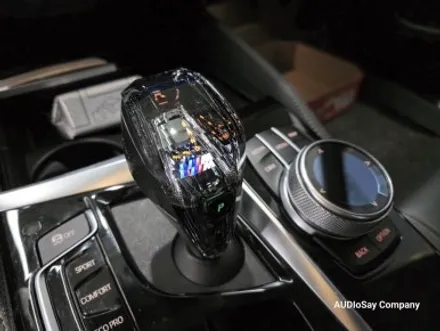 [대구 오디쎄이] BMW G30 520i 안드로이드 올인원 15인치 무스로이드 카오디오 스피커 크리스탈 기어봉 3종 세트