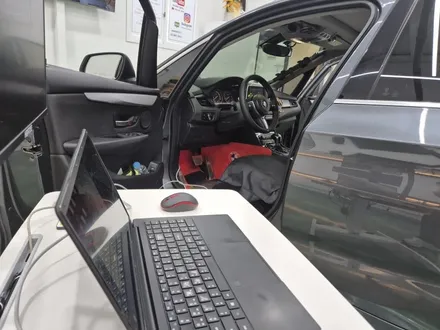 BMW 2시리즈 F45 액티브 투어러 M 핸들 시공과 크루즈 컨트롤 기능 활성화 및 편의 사항 풀 코딩