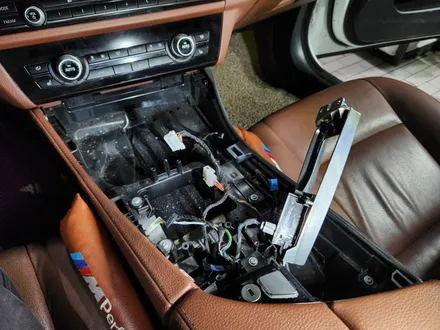 대구 오디쎄이 BMW 숏 타입 크리스탈 기어봉 풀 크리스탈 F10 520D 카오디오