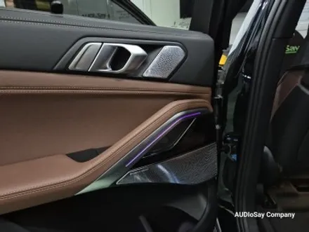 BMW G06 X6 회오리 풀커버 엠비언트와 방음 보강으로 완성된 깊은 실내 감성. 대구 카오디오 오디쎄이 컴퍼니