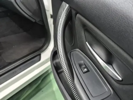 BMW F30 320d 찐득하고 끈적하게 녹아내린 도어 손잡이 교체