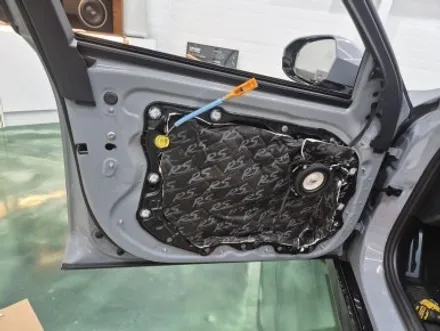 BMW G60 520i 스피커 튜닝 회오리 풀 커버 엠비언트, 컵홀더 엠비언트, 도어 포켓 엠비언트, 크리스탈 기어봉 세트 대구 카오디오