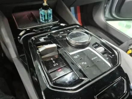 BMW G60 520i 스피커 튜닝 회오리 풀 커버 엠비언트, 컵홀더 엠비언트, 도어 포켓 엠비언트, 크리스탈 기어봉 세트 대구 카오디오