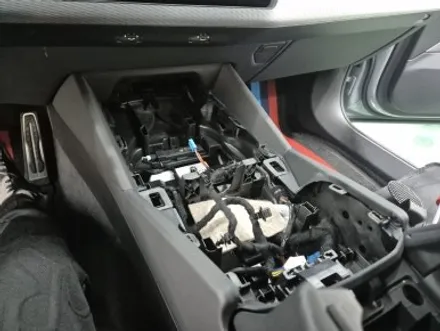BMW G60 520i 스피커 튜닝 회오리 풀 커버 엠비언트, 컵홀더 엠비언트, 도어 포켓 엠비언트, 크리스탈 기어봉 세트 대구 카오디오