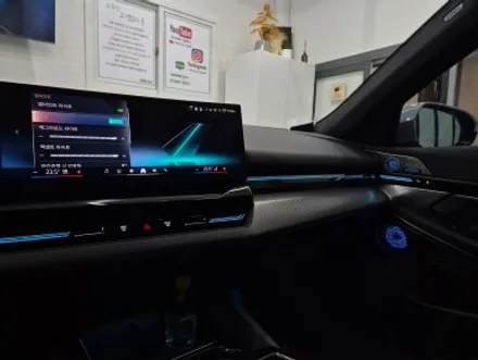 BMW G60 520i 스피커 튜닝 회오리 풀 커버 엠비언트, 컵홀더 엠비언트, 도어 포켓 엠비언트, 크리스탈 기어봉 세트 대구 카오디오