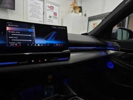 BMW G60 520i 스피커 튜닝 회오리 풀 커버 엠비언트, 컵홀더 엠비언트, 도어 포켓 엠비언트, 크리스탈 기어봉 세트 대구 카오디오