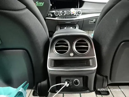 벤츠 W222 S63 AMG 전기형, 왜 모두가 송풍구 엠비언트를 찾을까?