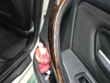 BMW F30 320d 찐득하고 끈적하게 녹아내린 도어 손잡이 교체