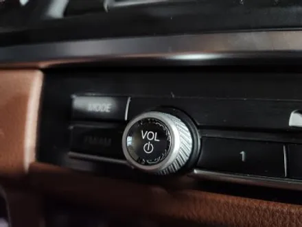 대구 오디쎄이 BMW 숏 타입 크리스탈 기어봉 풀 크리스탈 F10 520D 카오디오