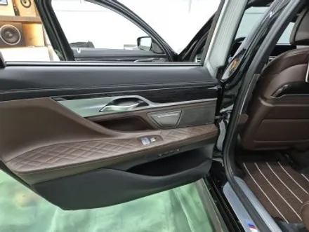 BMW G12 740Ld 회오리 풀 커버 앰비언트 시공과 스피커 튜닝으로 프리미엄 감성 차량 만들기