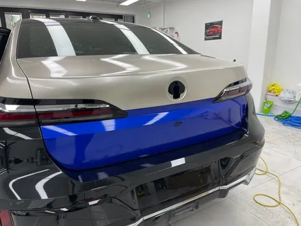 강남 랩핑 BMW i7 듀오톤 랩핑 위아래 둘 다 라인 칼 / 서초, 강남, 양재