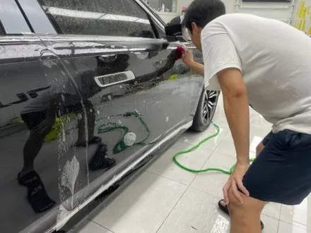 BMW i7 전체 PPF하고 투톤 랩핑으로 덮기 용산 PPF도 아워링스로 가면 어마어마한게 기다림 / 서초, 강남, 양재