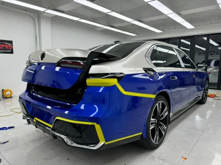 강남 랩핑 BMW i7 듀오톤 랩핑 위아래 둘 다 라인 칼 / 서초, 강남, 양재