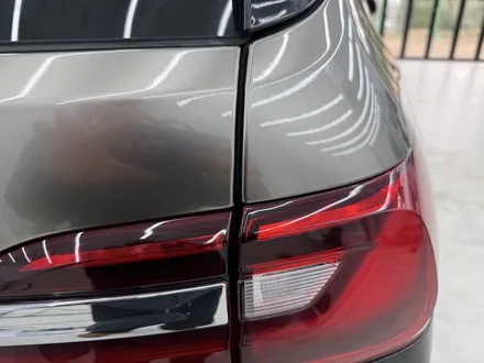 하남 랩핑 BMW X7 40d 블랙 사파이어 메탈릭 위에 투톤 랩핑 오토벨벳 건메탈 골드 / 서초, 강남, 양재