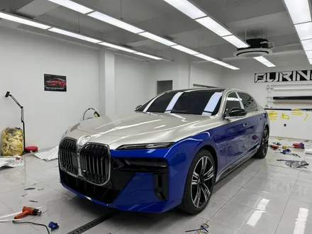 강남 랩핑 BMW i7 듀오톤 랩핑 위아래 둘 다 라인 칼 / 서초, 강남, 양재