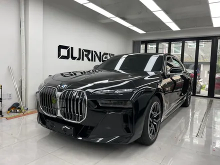 BMW i7 전체 PPF하고 투톤 랩핑으로 덮기 용산 PPF도 아워링스로 가면 어마어마한게 기다림 / 서초, 강남, 양재