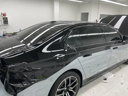 BMW i7 듀오톤 랩핑, 투톤 랩핑 컬러 PPF로 옵션을 만듭니다. 서초 아워링스 / 서초, 강남, 양재