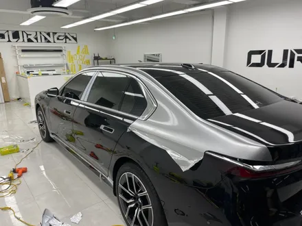 BMW i7 전체 PPF하고 투톤 랩핑으로 덮기 용산 PPF도 아워링스로 가면 어마어마한게 기다림 / 서초, 강남, 양재