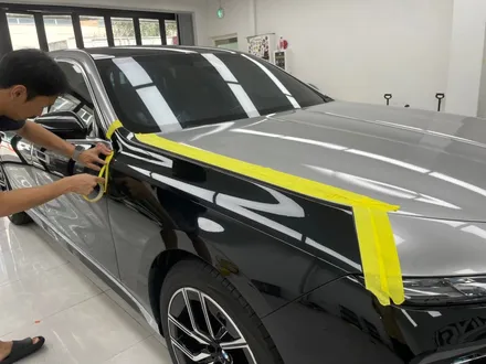 BMW i7 전체 PPF하고 투톤 랩핑으로 덮기 용산 PPF도 아워링스로 가면 어마어마한게 기다림 / 서초, 강남, 양재