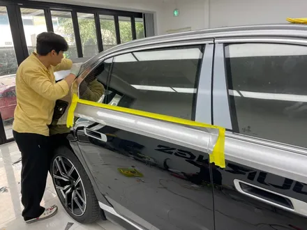 BMW i7 전체 PPF하고 투톤 랩핑으로 덮기 용산 PPF도 아워링스로 가면 어마어마한게 기다림 / 서초, 강남, 양재