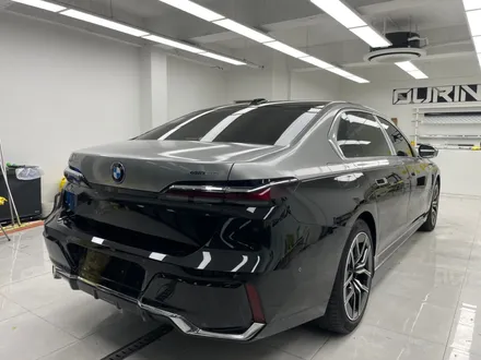 BMW i7 전체 PPF하고 투톤 랩핑으로 덮기 용산 PPF도 아워링스로 가면 어마어마한게 기다림 / 서초, 강남, 양재