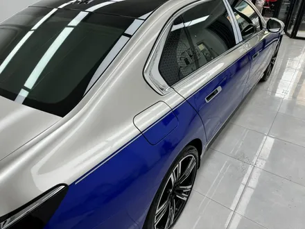 강남 랩핑 BMW i7 듀오톤 랩핑 위아래 둘 다 라인 칼 / 서초, 강남, 양재