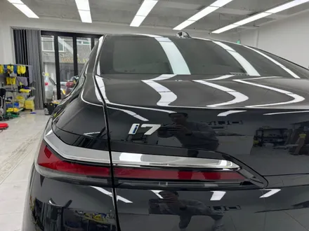 강남 랩핑 BMW i7 듀오톤 랩핑 위아래 둘 다 라인 칼 / 서초, 강남, 양재