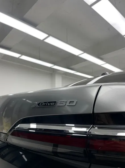 BMW i7 전체 PPF하고 투톤 랩핑으로 덮기 용산 PPF도 아워링스로 가면 어마어마한게 기다림 / 서초, 강남, 양재