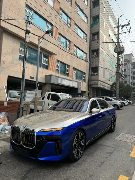 강남 랩핑 BMW i7 듀오톤 랩핑 위아래 둘 다 라인 칼 / 서초, 강남, 양재