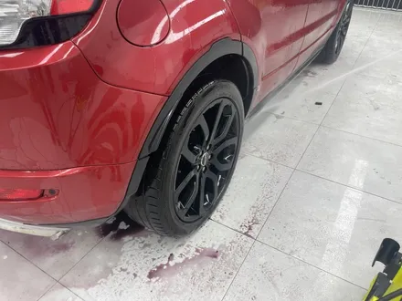강남 랩핑 레인지로버 이보크 순정 다이나믹레드에서 사틴블랙으로 실내는 블랙에서 레드로!! / 서초, 강남, 양재