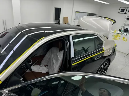 강남 랩핑 BMW i7 듀오톤 랩핑 위아래 둘 다 라인 칼 / 서초, 강남, 양재