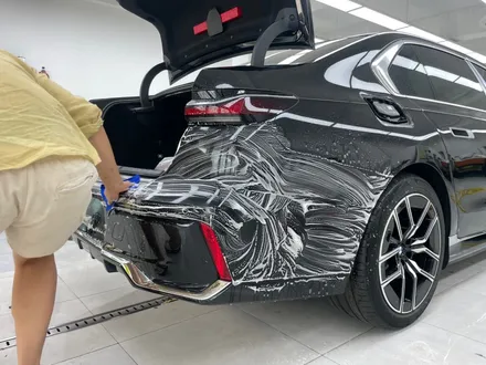 BMW i7 전체 PPF하고 투톤 랩핑으로 덮기 용산 PPF도 아워링스로 가면 어마어마한게 기다림 / 서초, 강남, 양재