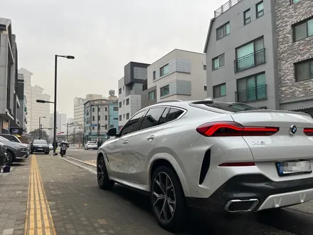 BMW X6 30d 알파인 화이트, 하버캠프의 세라믹본드로 틴팅 후의 모습은? with 틴팅은 당연 비금속 비반사죠. / 고양 덕양구 원흥동