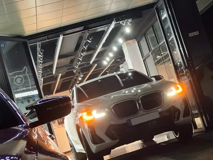 악동 SUV BMW X4 M40i 알파인 화이트, 짙은 하버캠프 세라믹 본드 20% & 5%로 포스 작렬! (의정부 틴팅) / 고양 덕양구 원흥동