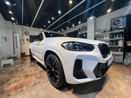 악동 SUV BMW X4 M40i 알파인 화이트, 짙은 하버캠프 세라믹 본드 20% & 5%로 포스 작렬! (의정부 틴팅) / 고양 덕양구 원흥동