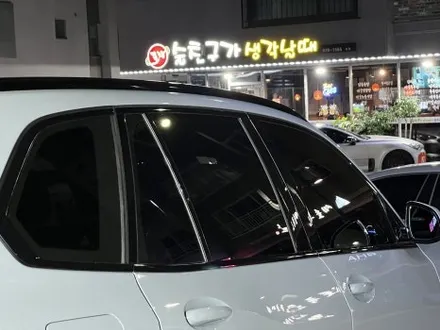 BMW X5 40i LCI MSP 브루클린 그레이, 새로워진 외관과 완벽한 조화를 이루는 하버캠프 세라믹 본드 (비반사 틴팅) / 고양 덕양구 원흥동