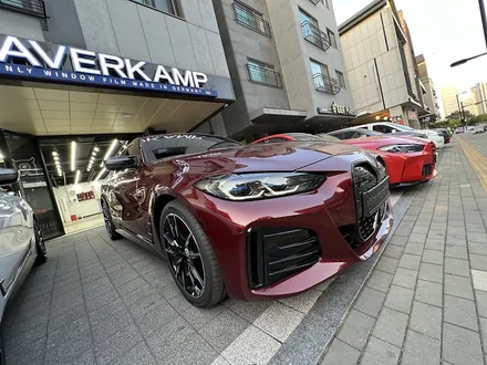 레이저 라이트 달린 BMW i4 M50 Pro 그란 쿠페 아벤츄린 레드, 하버캠프 세라믹 본드로 더욱 포스 있게 틴팅! (의정부 썬팅) / 고양 덕양구 원흥동