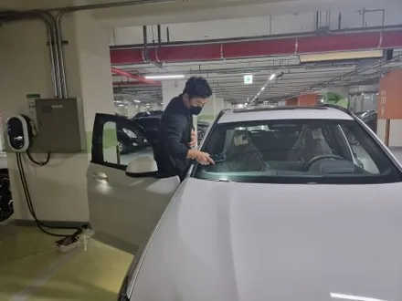 BMW X3 20i Lci pro 화이트/모카 비클라운지에서 하버캠프 세라믹본드가 포함된 신차패키지로!! / 고양 덕양구 원흥동
