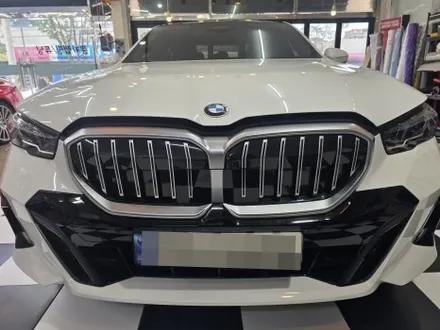 BMW G60 5시리즈 그릴 부분 포인트랩핑 크롬죽이기 구미랩핑 / 구미튜닝 / 구미뿡카 / 구미 봉곡남로
