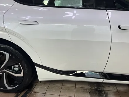 기아자동차 EV6 (도어 팬더 가니쉬 판금 도색) 판교 분당 자동차 외형복원 / 경기 성남