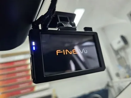 EV6 오로라블랙펄 루마버텍스900 썬팅 으로 시원하게